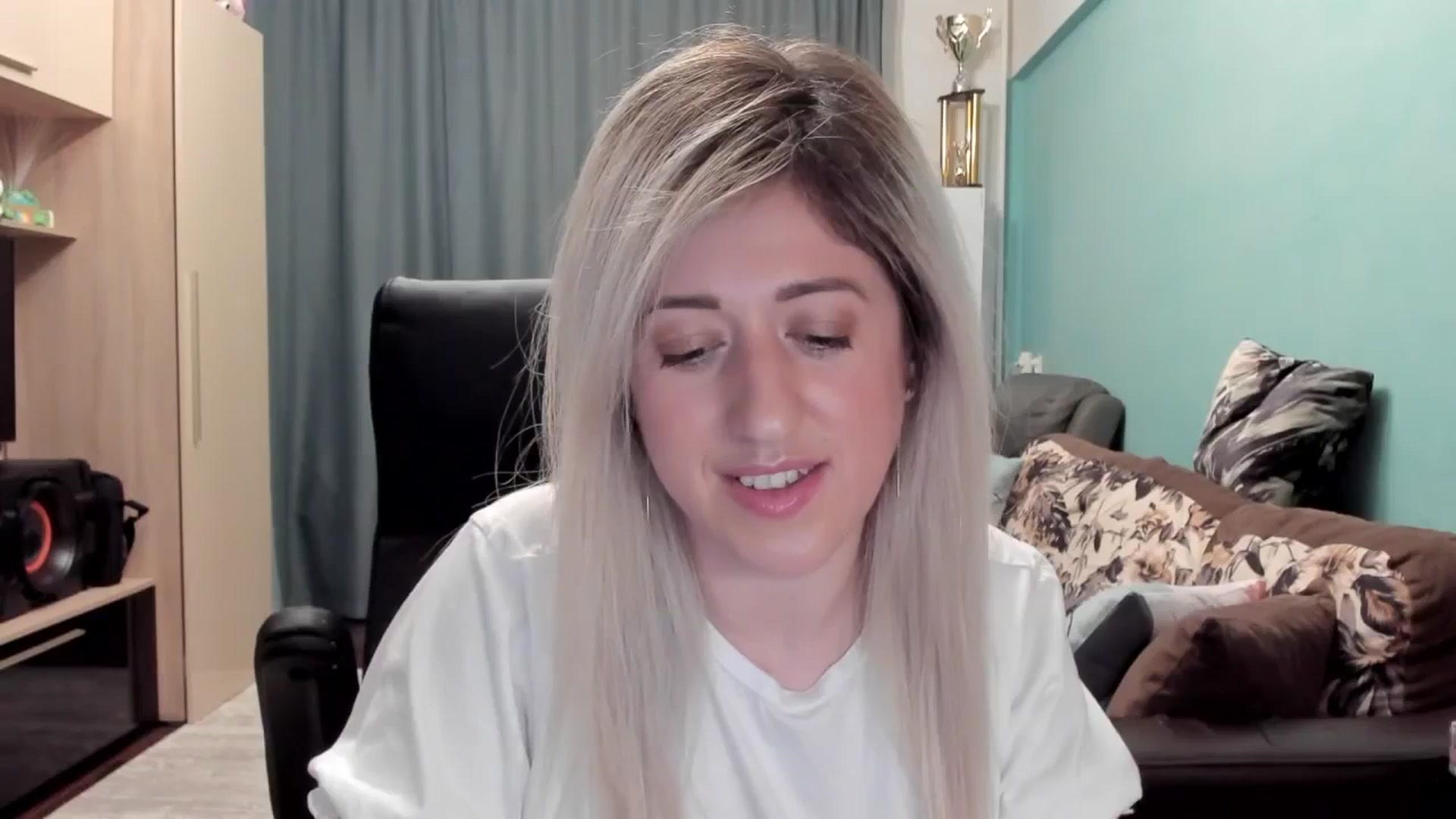 Gallery image thumbnail from SweetDelia_'s myfreecams stream on, 03/17/2026, 03:44 image 19 of 20