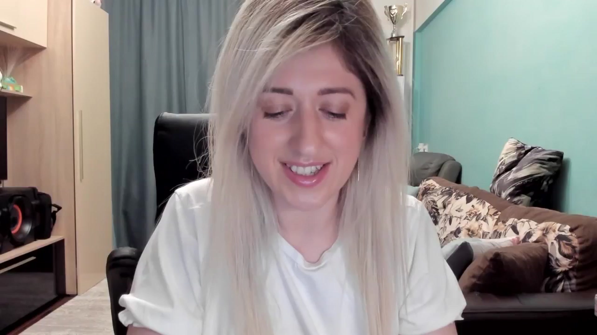 Gallery image thumbnail from SweetDelia_'s myfreecams stream on, 03/17/2026, 03:44 image 18 of 20