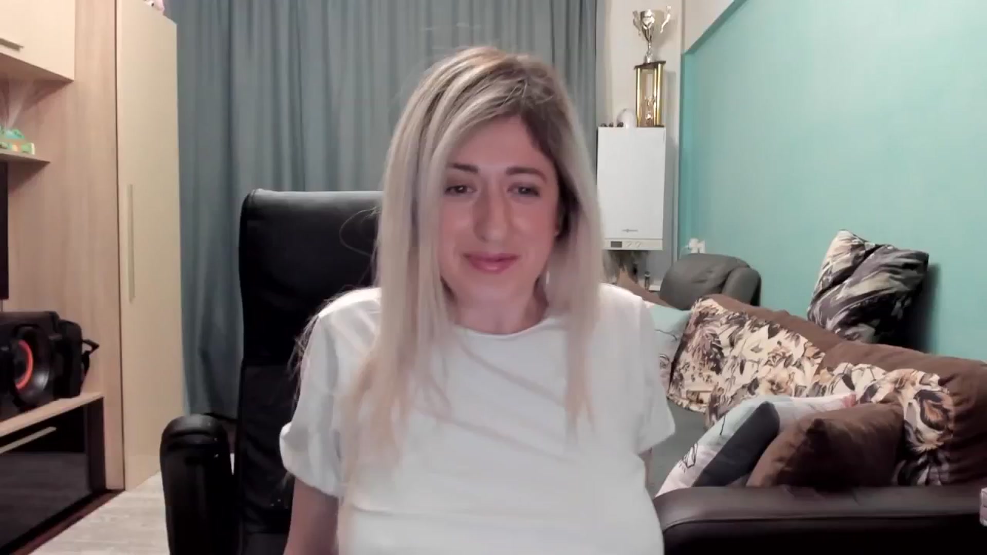Gallery image thumbnail from SweetDelia_'s myfreecams stream on, 03/17/2026, 03:44 image 16 of 20