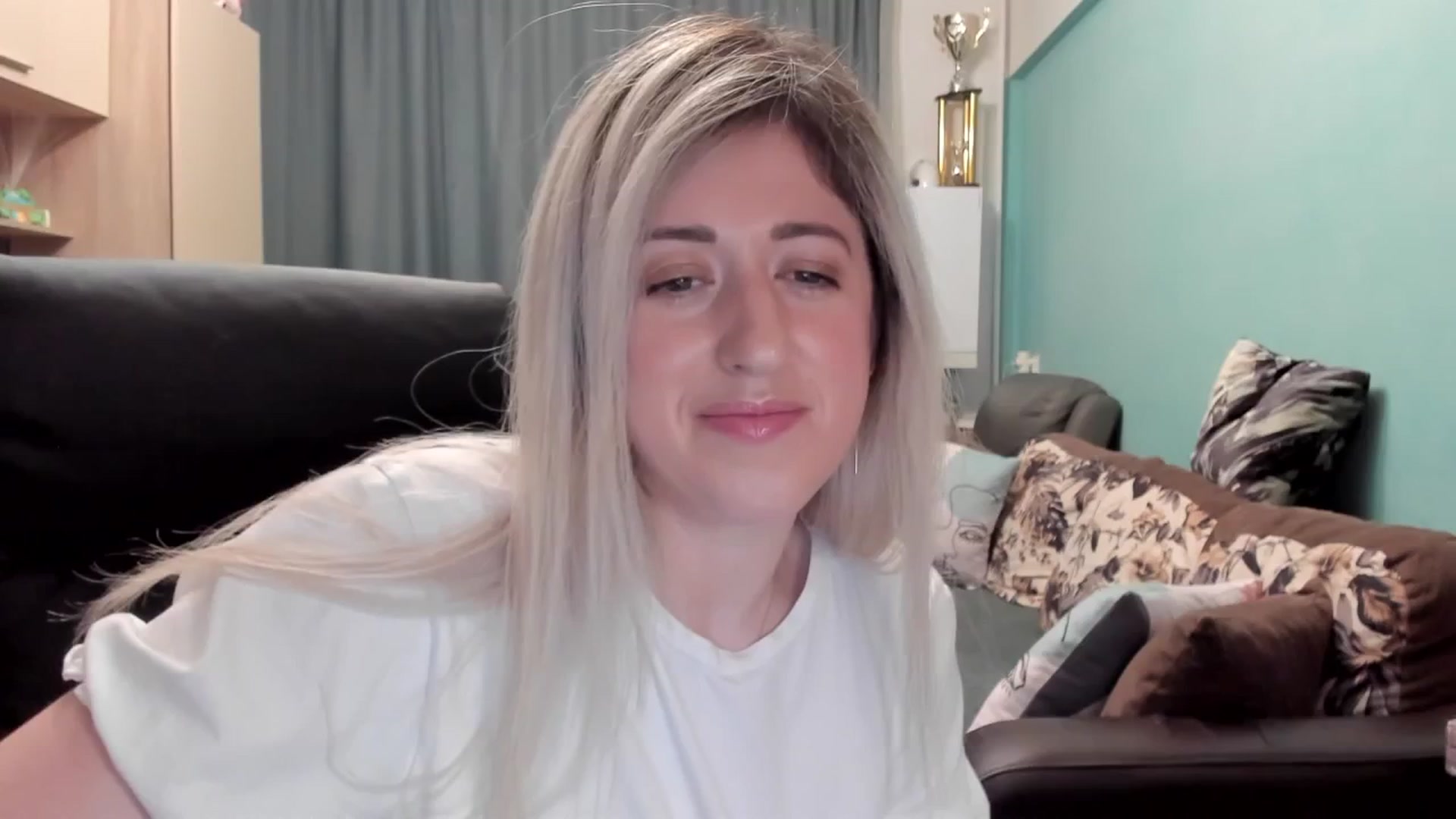 Gallery image thumbnail from SweetDelia_'s myfreecams stream on, 03/17/2026, 03:44 image 15 of 20