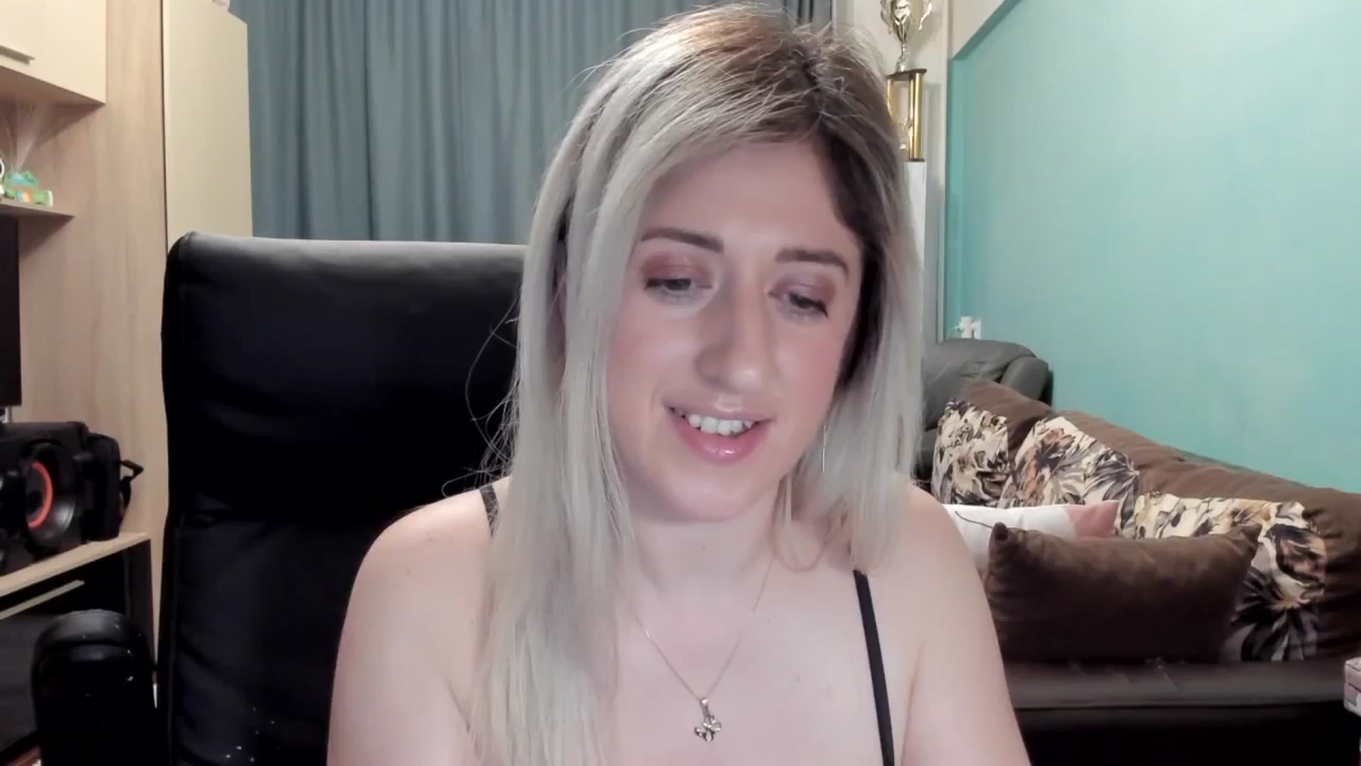 Gallery image thumbnail from SweetDelia_'s myfreecams stream on, 03/19/2026, 02:31 image 17 of 20