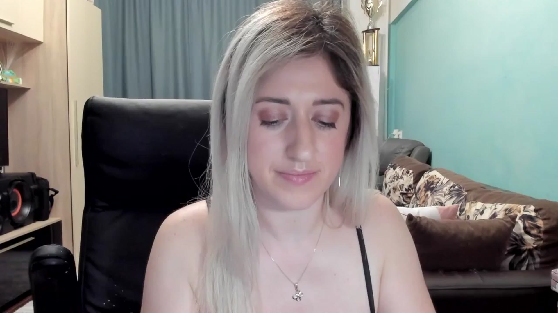 Gallery image thumbnail from SweetDelia_'s myfreecams stream on, 03/19/2026, 02:31 image 16 of 20