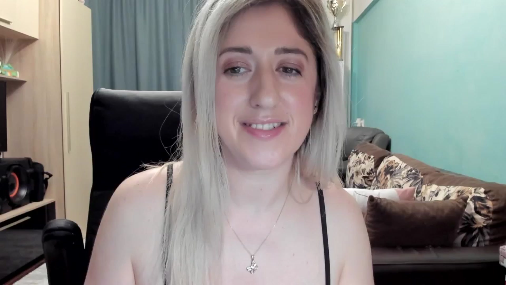 Gallery image thumbnail from SweetDelia_'s myfreecams stream on, 03/19/2026, 02:31 image 13 of 20