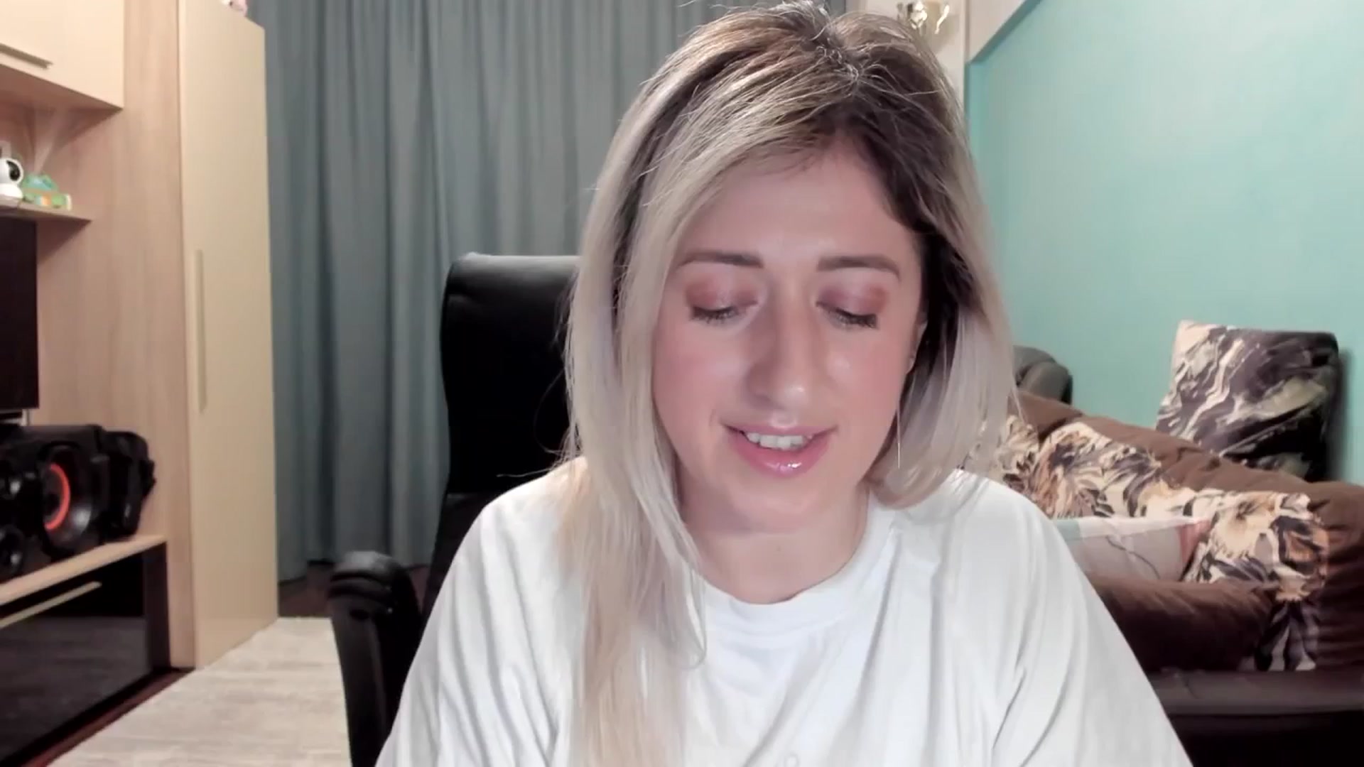 Gallery image thumbnail from SweetDelia_'s myfreecams stream on, 03/20/2026, 01:32 image 8 of 20
