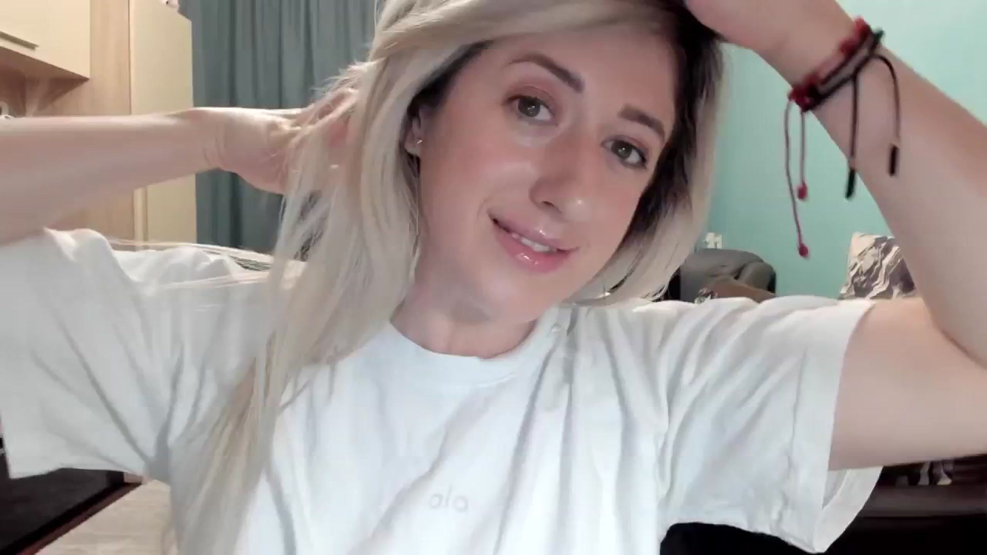 Gallery image thumbnail from SweetDelia_'s myfreecams stream on, 03/20/2026, 01:32 image 9 of 20