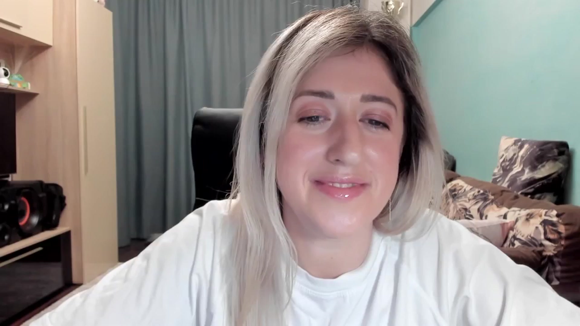 Gallery image thumbnail from SweetDelia_'s myfreecams stream on, 03/20/2026, 01:32 image 7 of 20