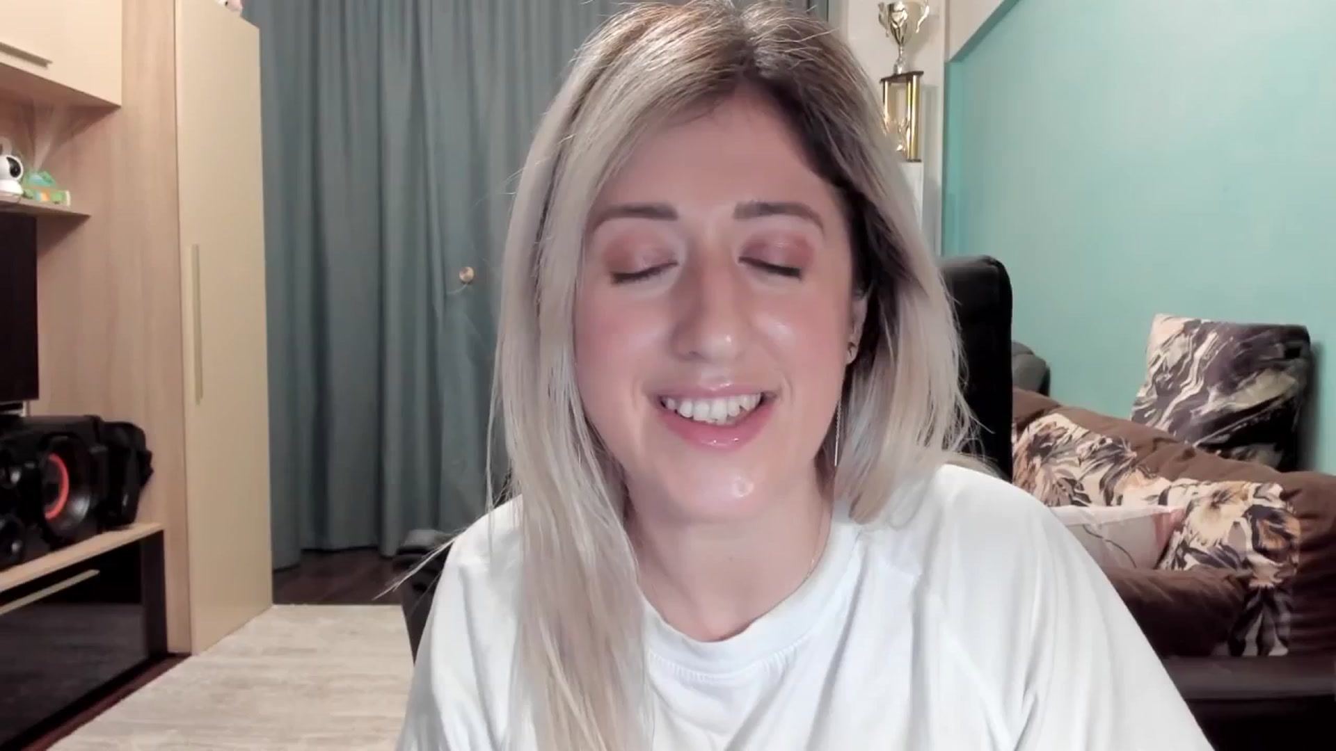 Gallery image thumbnail from SweetDelia_'s myfreecams stream on, 03/20/2026, 01:32 image 11 of 20