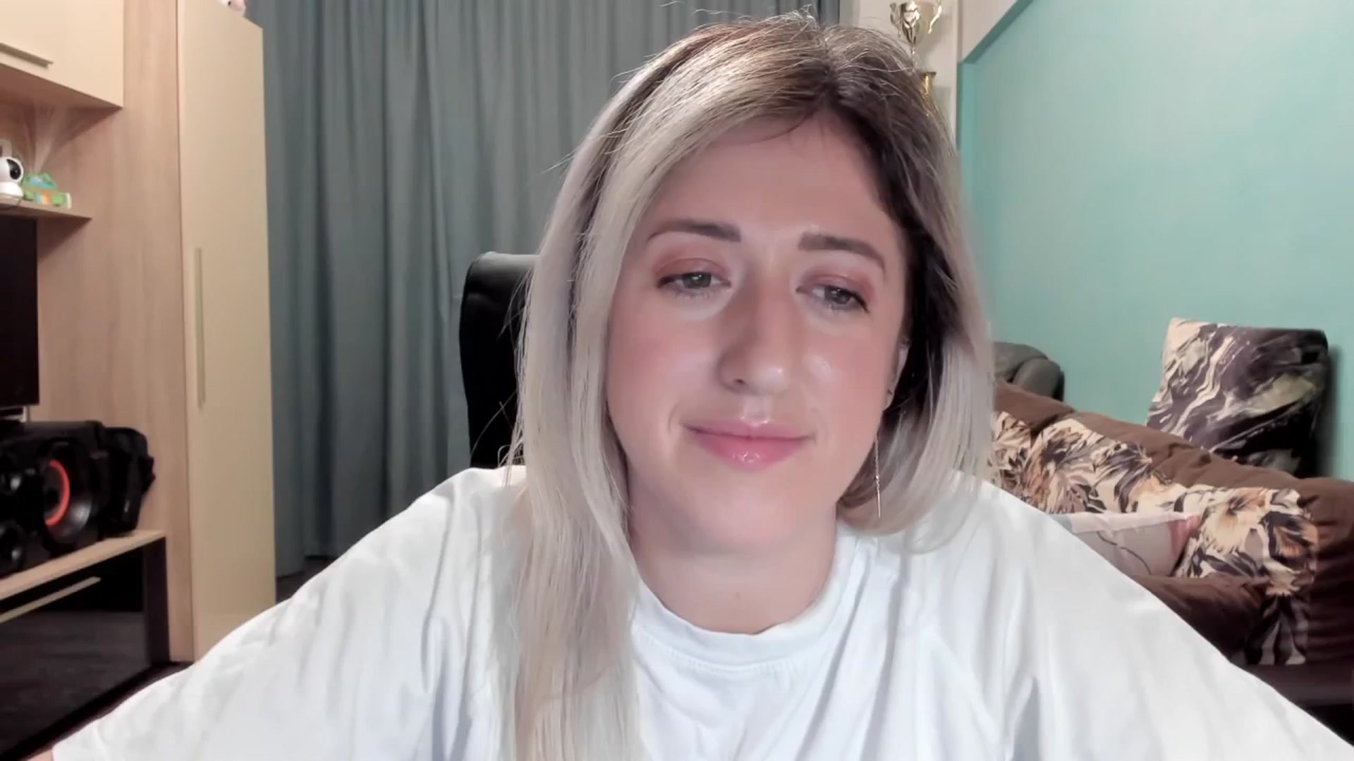 Gallery image thumbnail from SweetDelia_'s myfreecams stream on, 03/20/2026, 01:32 image 6 of 20