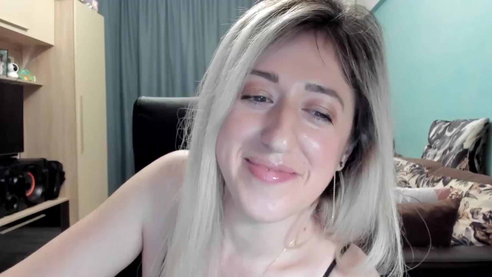 Gallery image thumbnail from SweetDelia_'s myfreecams stream on, 03/21/2026, 02:26 image 15 of 20