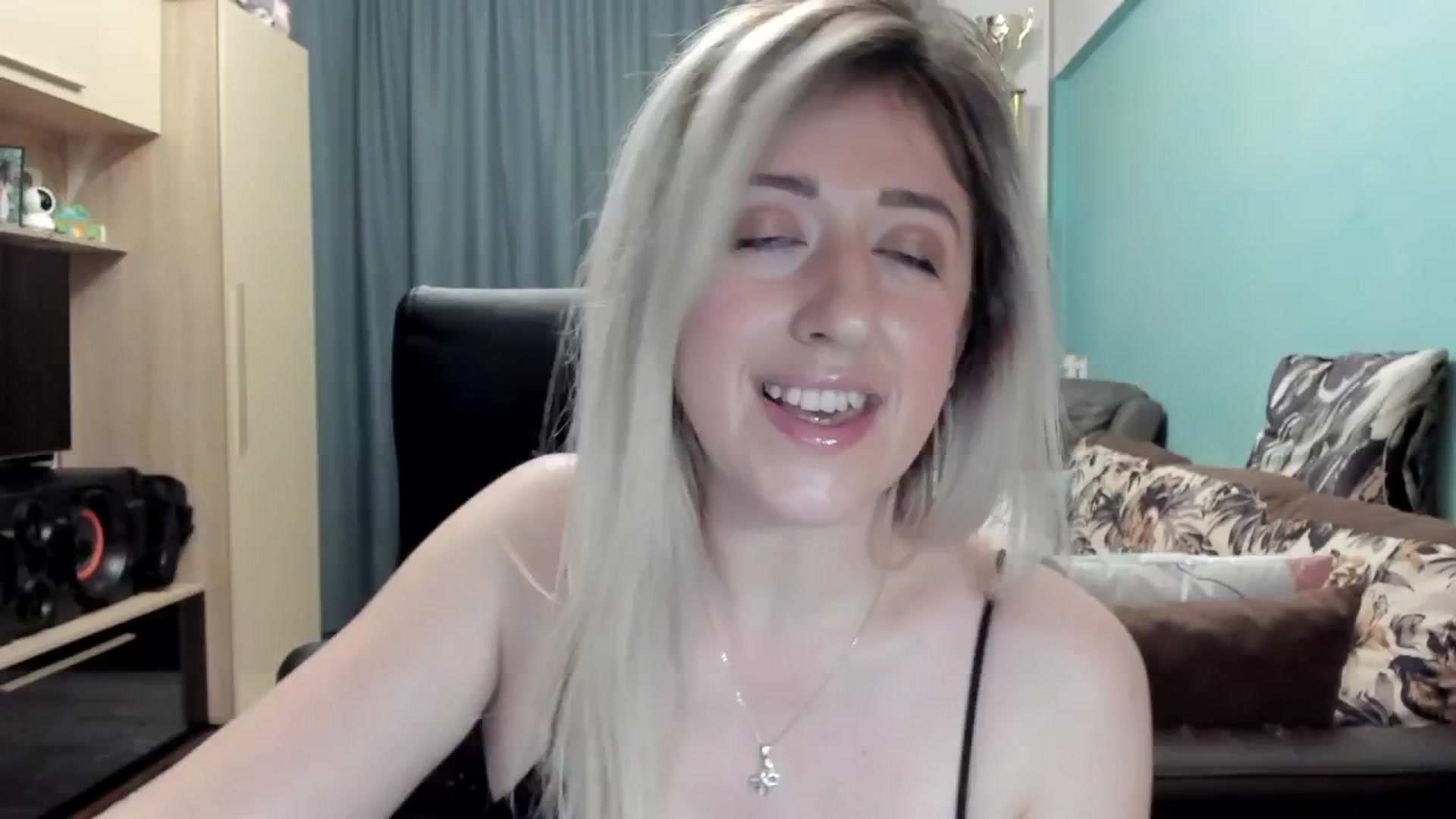 Gallery image thumbnail from SweetDelia_'s myfreecams stream on, 03/21/2026, 02:26 image 13 of 20