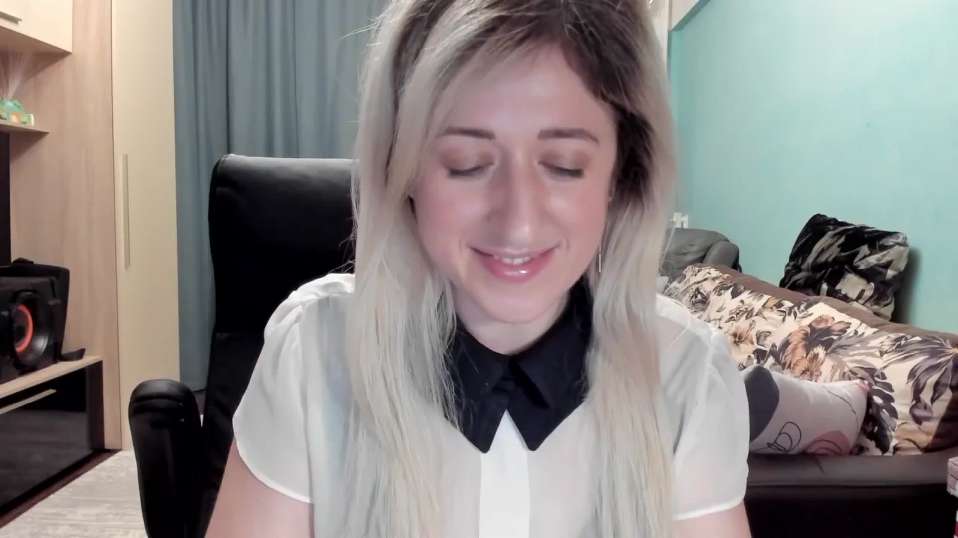 Gallery image thumbnail from SweetDelia_'s myfreecams stream on, 03/23/2026, 01:45 image 11 of 20
