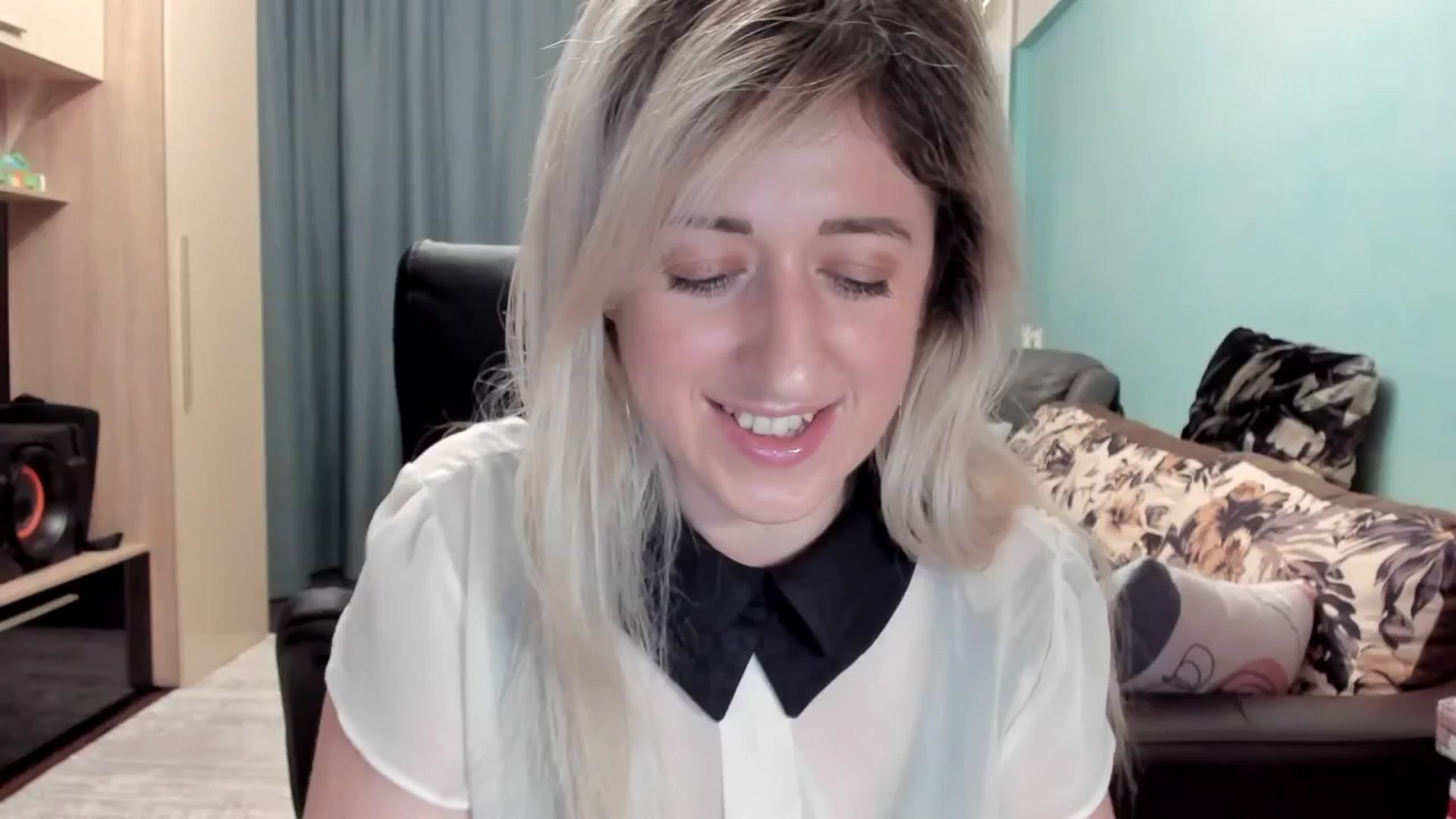 Gallery image thumbnail from SweetDelia_'s myfreecams stream on, 03/23/2026, 01:45 image 6 of 20