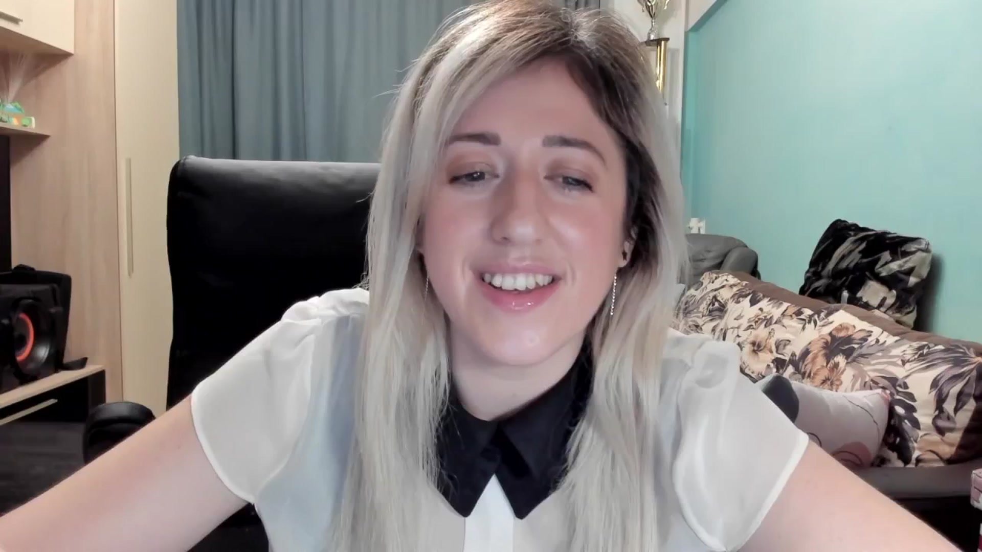 Gallery image thumbnail from SweetDelia_'s myfreecams stream on, 03/23/2026, 01:45 image 12 of 20