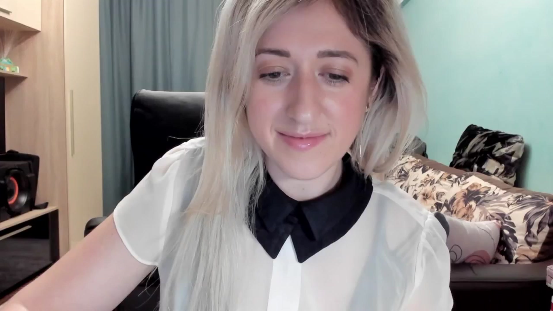 Gallery image thumbnail from SweetDelia_'s myfreecams stream on, 03/23/2026, 01:45 image 16 of 20