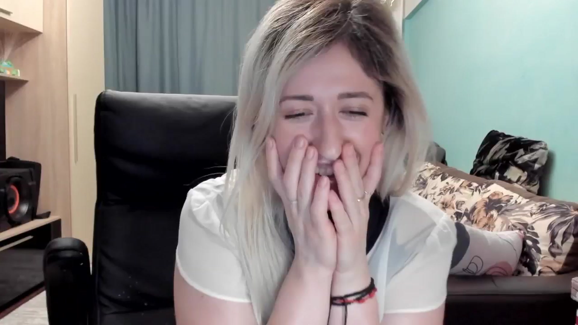 Gallery image thumbnail from SweetDelia_'s myfreecams stream on, 03/23/2026, 01:45 image 17 of 20