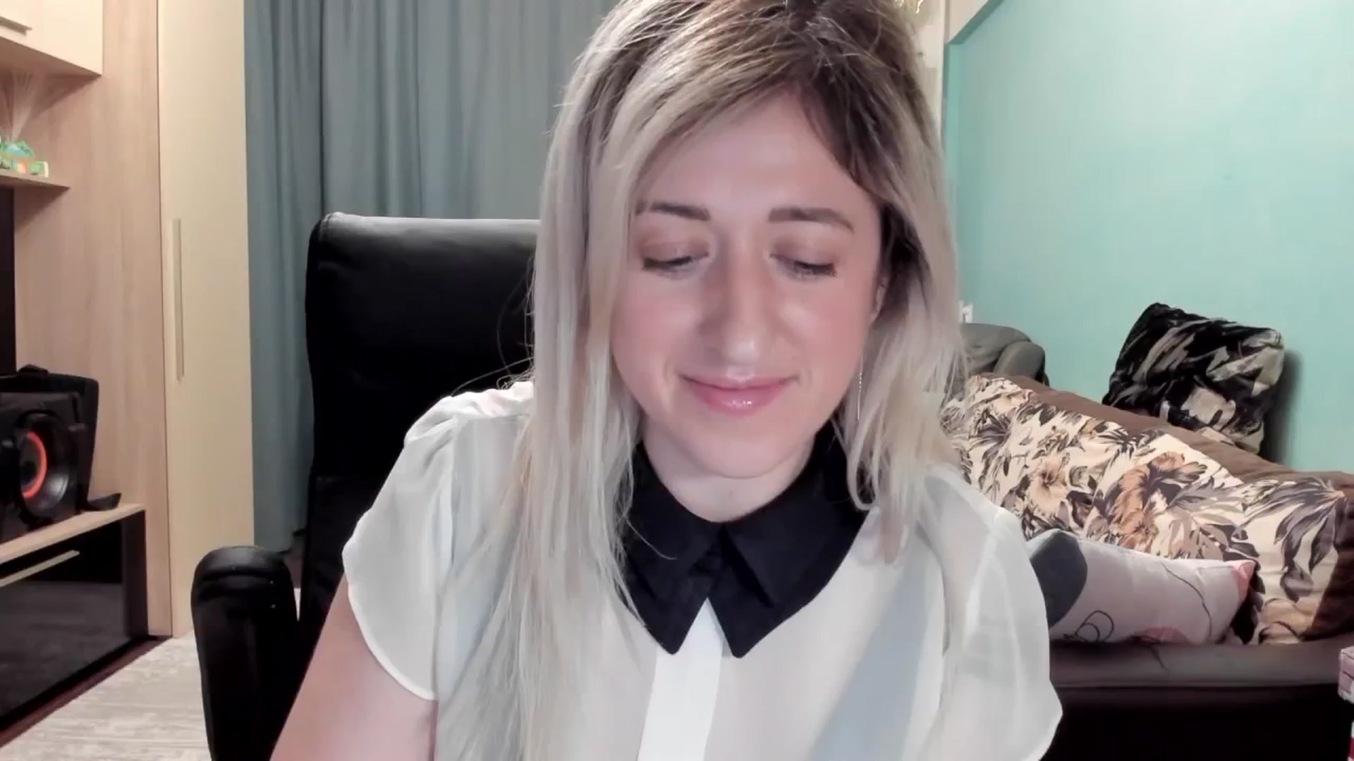 Gallery image thumbnail from SweetDelia_'s myfreecams stream on, 03/23/2026, 03:26 image 6 of 20