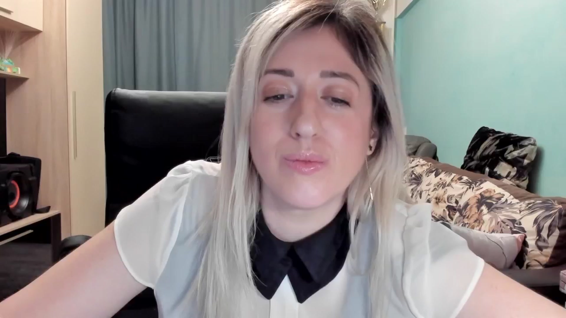Gallery image thumbnail from SweetDelia_'s myfreecams stream on, 03/23/2026, 03:26 image 12 of 20