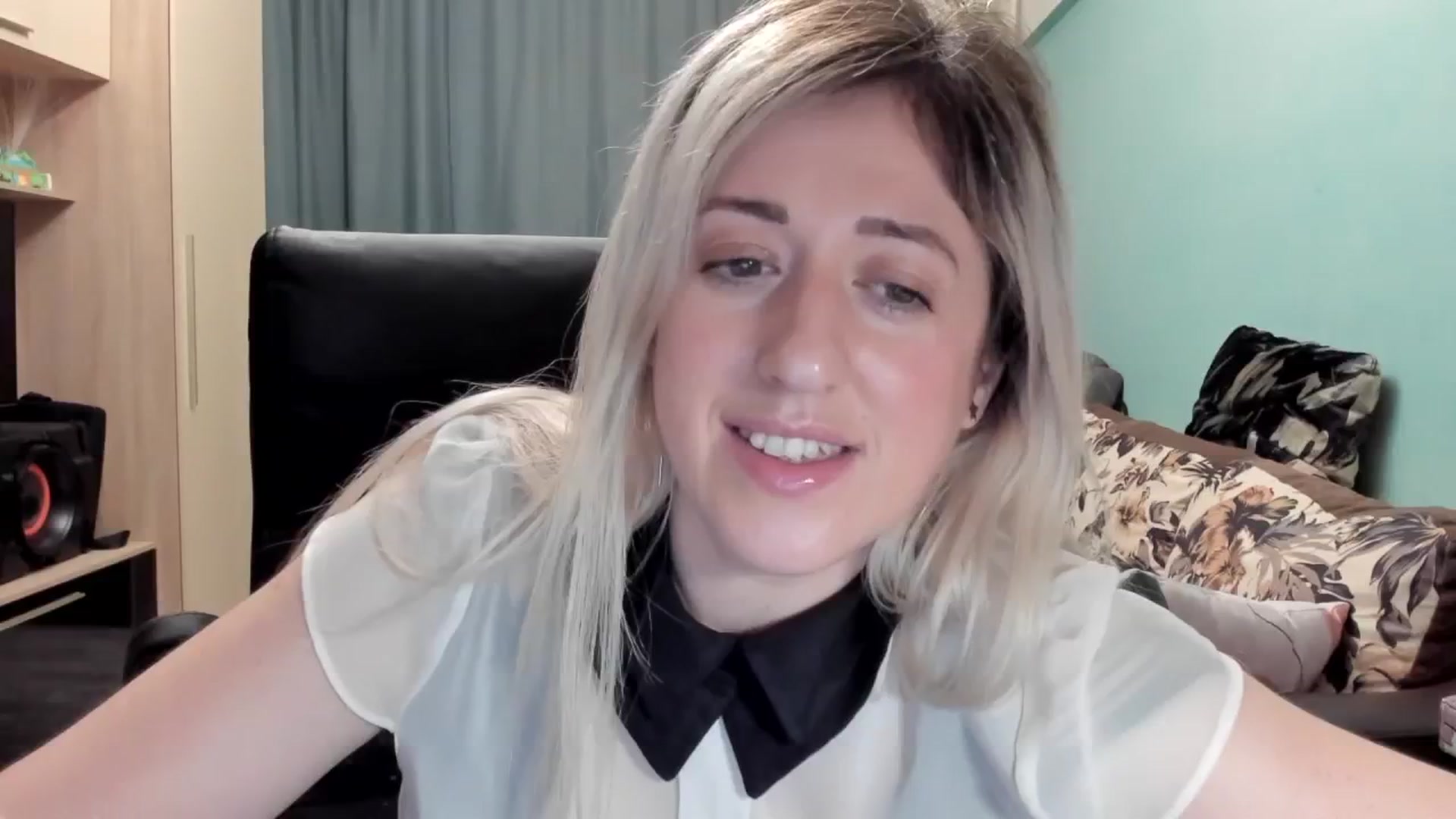 Gallery image thumbnail from SweetDelia_'s myfreecams stream on, 03/23/2026, 03:26 image 15 of 20