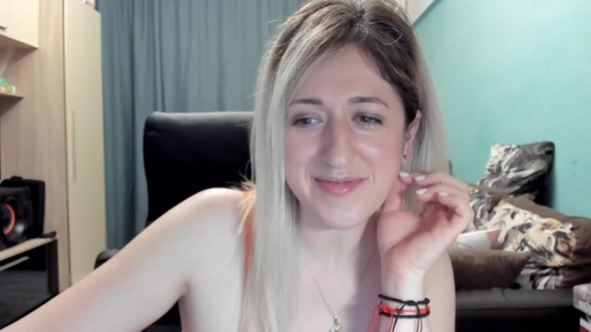 Gallery image thumbnail from SweetDelia_'s myfreecams stream on, 03/30/2026, 01:07 image 1 of 20