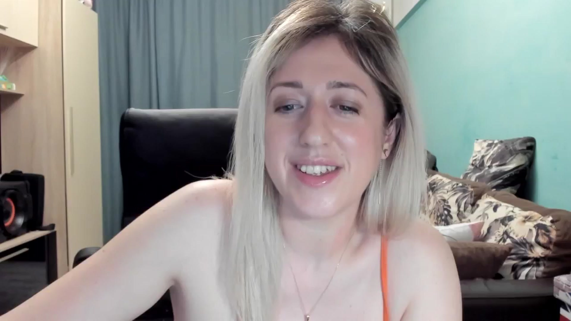 Gallery image thumbnail from SweetDelia_'s myfreecams stream on, 03/30/2026, 01:07 image 17 of 20