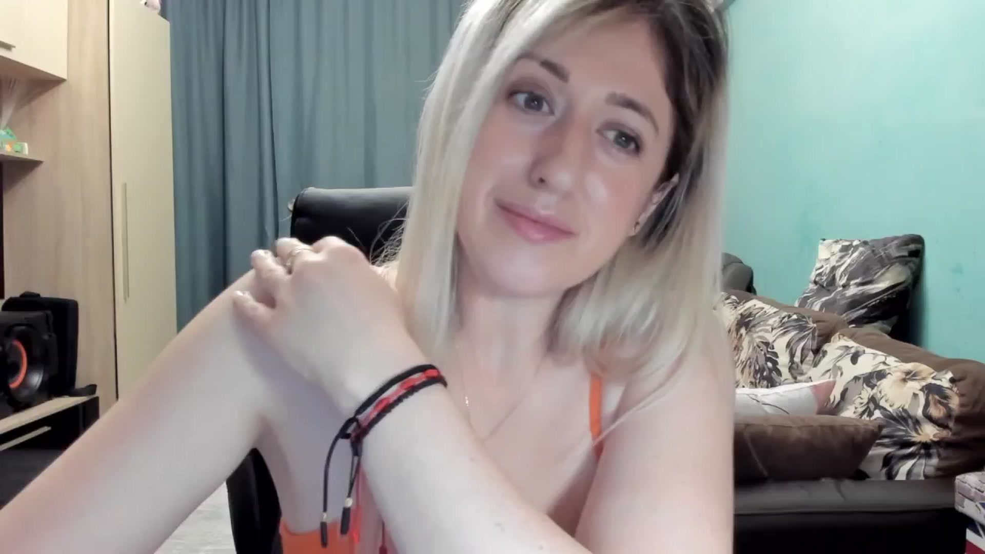 Gallery image thumbnail from SweetDelia_'s myfreecams stream on, 03/30/2026, 01:07 image 13 of 20