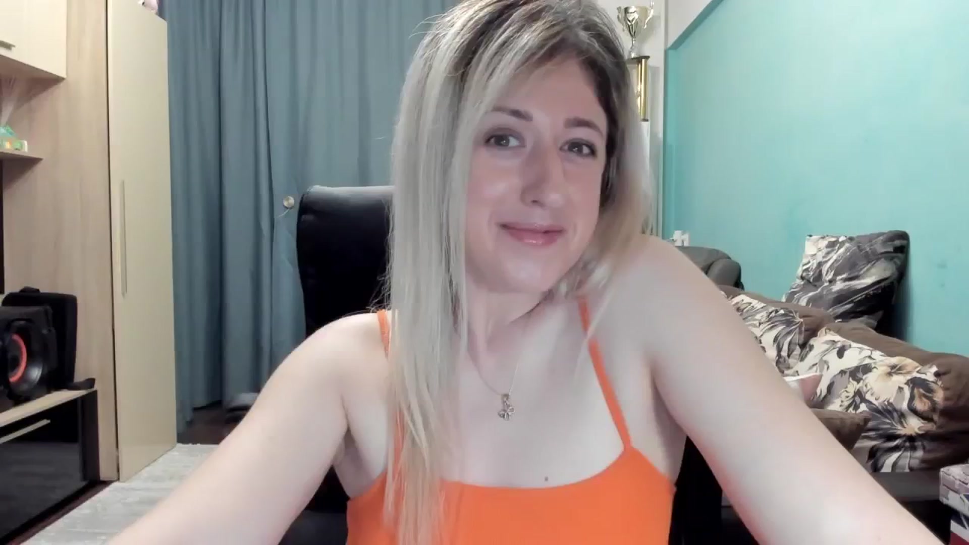 Gallery image thumbnail from SweetDelia_'s myfreecams stream on, 03/30/2026, 01:07 image 12 of 20