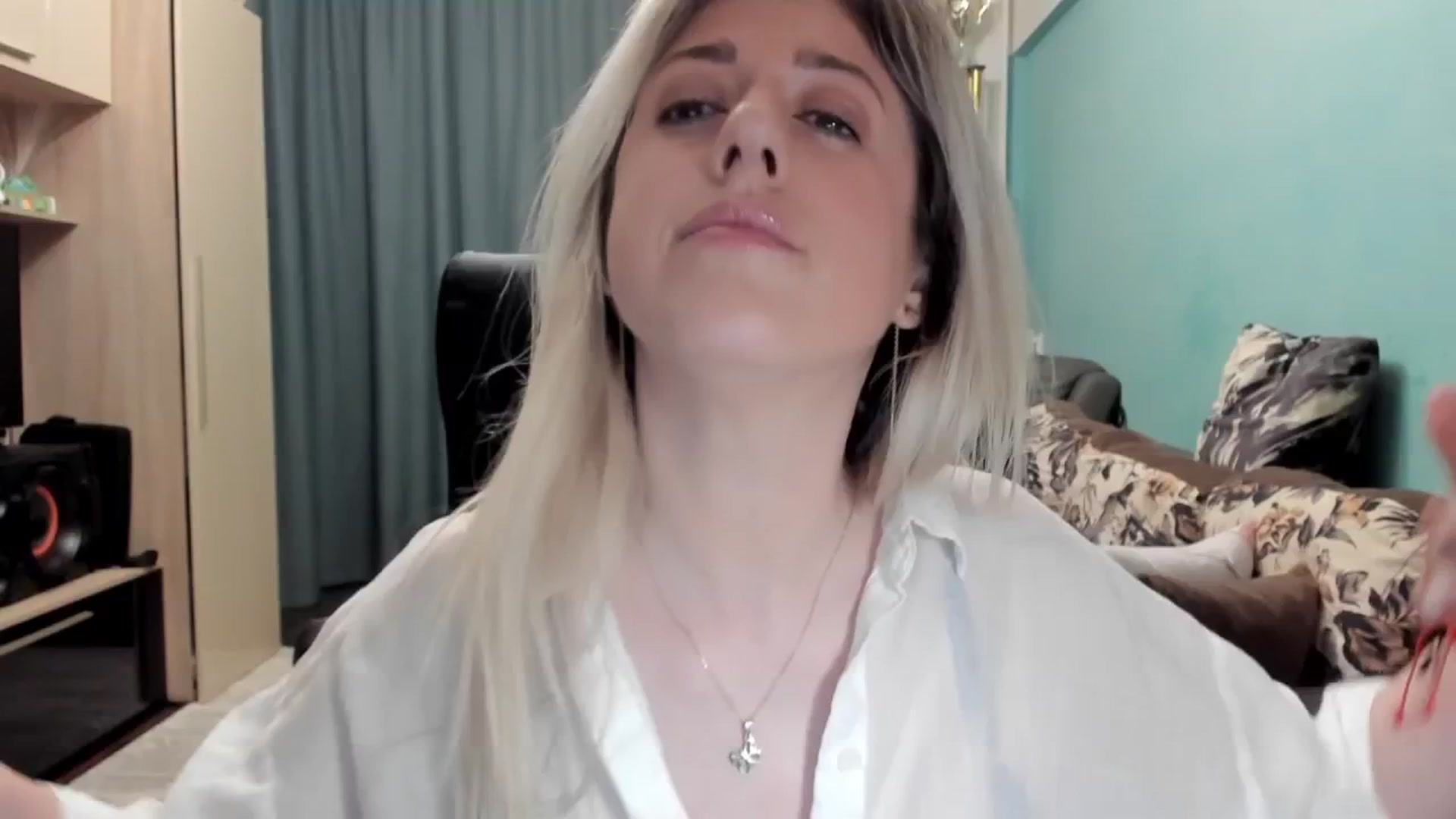 Gallery image thumbnail from SweetDelia_'s myfreecams stream on, 03/31/2026, 24:01 image 17 of 20