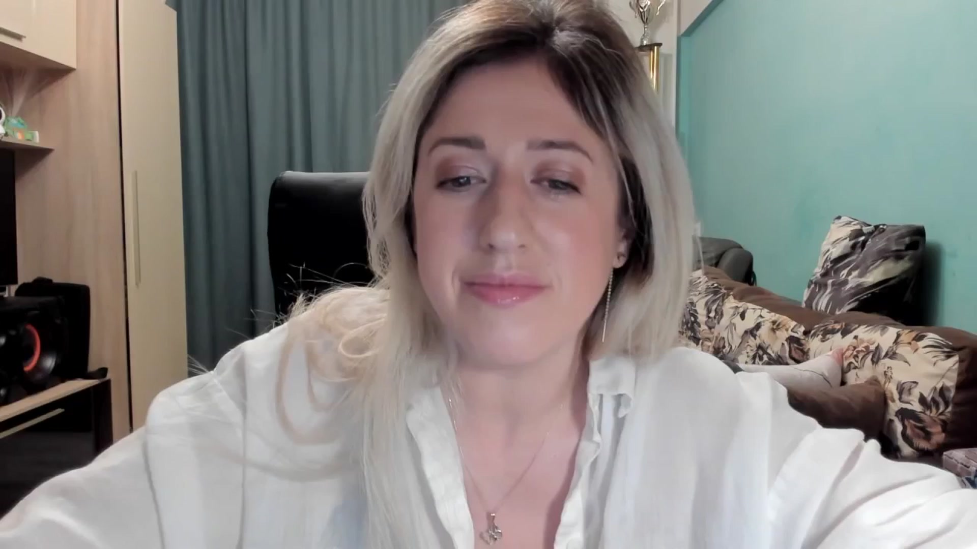 Gallery image thumbnail from SweetDelia_'s myfreecams stream on, 03/31/2026, 24:01 image 18 of 20