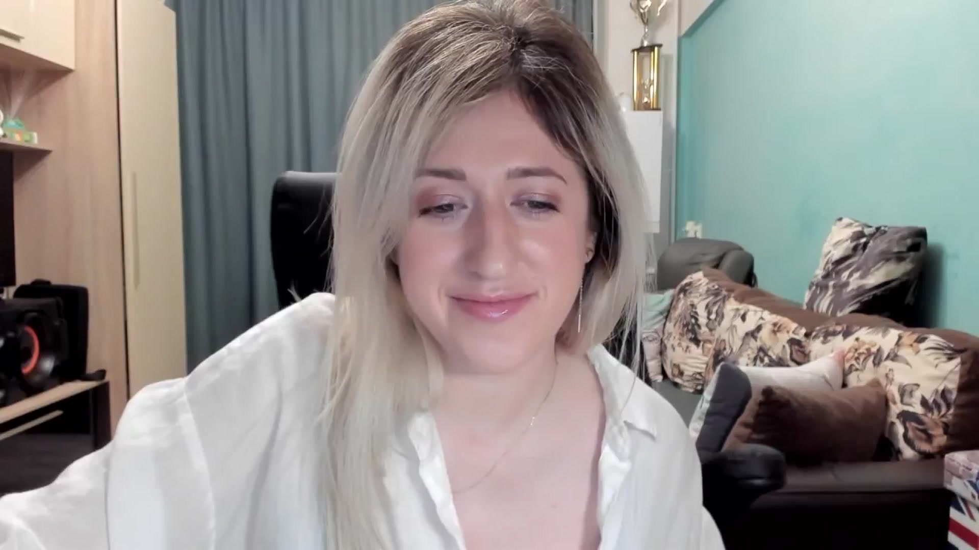 Gallery image thumbnail from SweetDelia_'s myfreecams stream on, 03/31/2026, 24:01 image 12 of 20