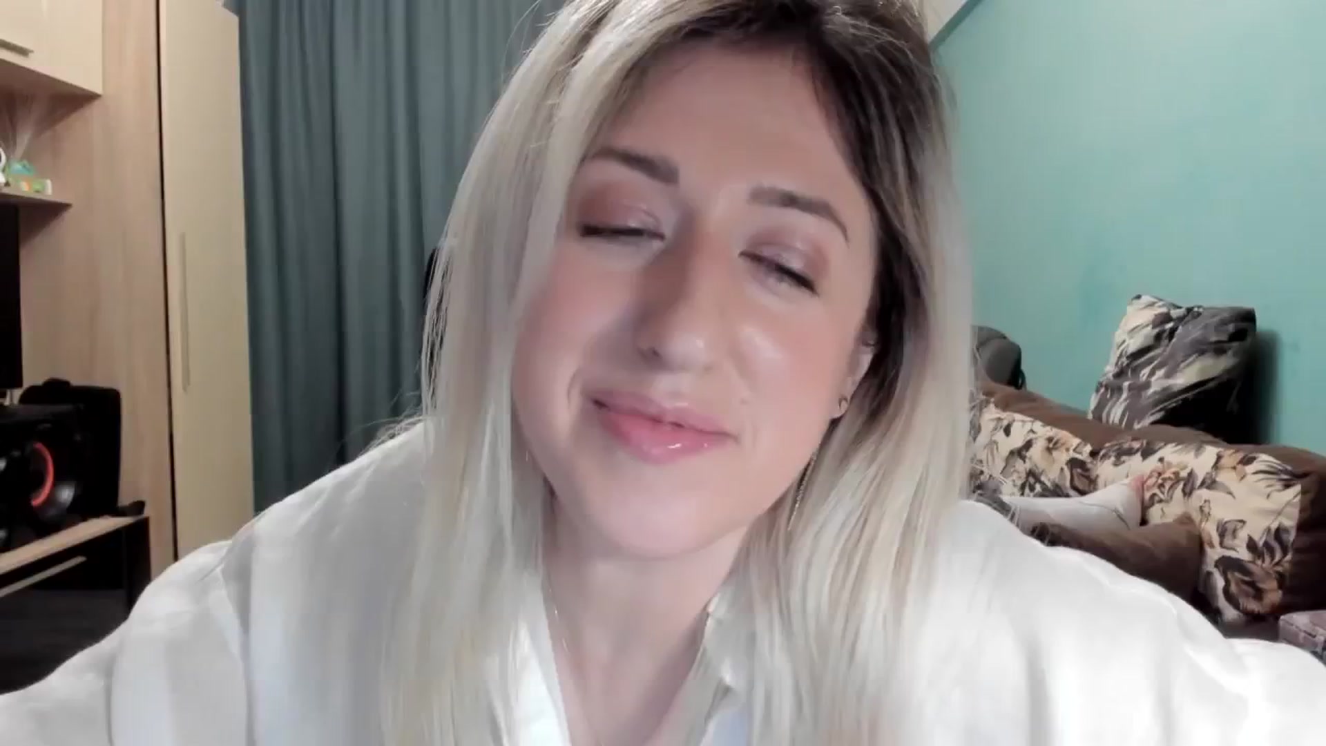 Gallery image thumbnail from SweetDelia_'s myfreecams stream on, 03/31/2026, 24:41 image 19 of 20