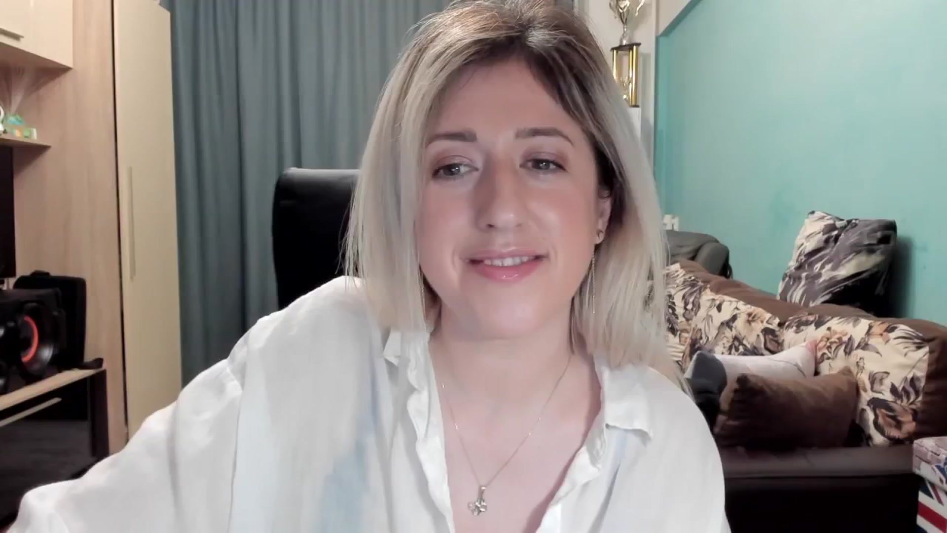 Gallery image thumbnail from SweetDelia_'s myfreecams stream on, 03/31/2026, 24:41 image 17 of 20