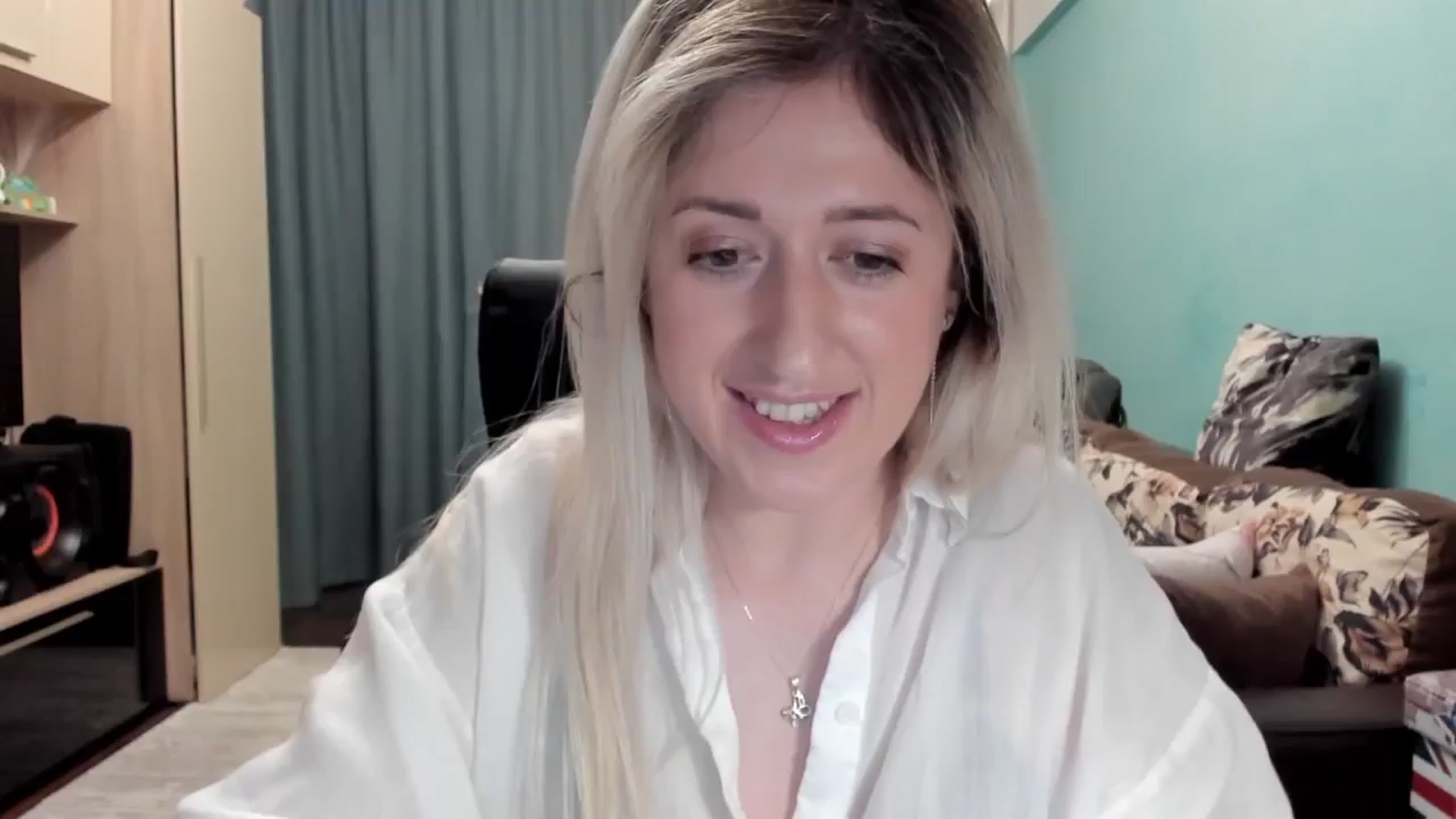 Gallery image thumbnail from SweetDelia_'s myfreecams stream on, 03/31/2026, 24:41 image 11 of 20