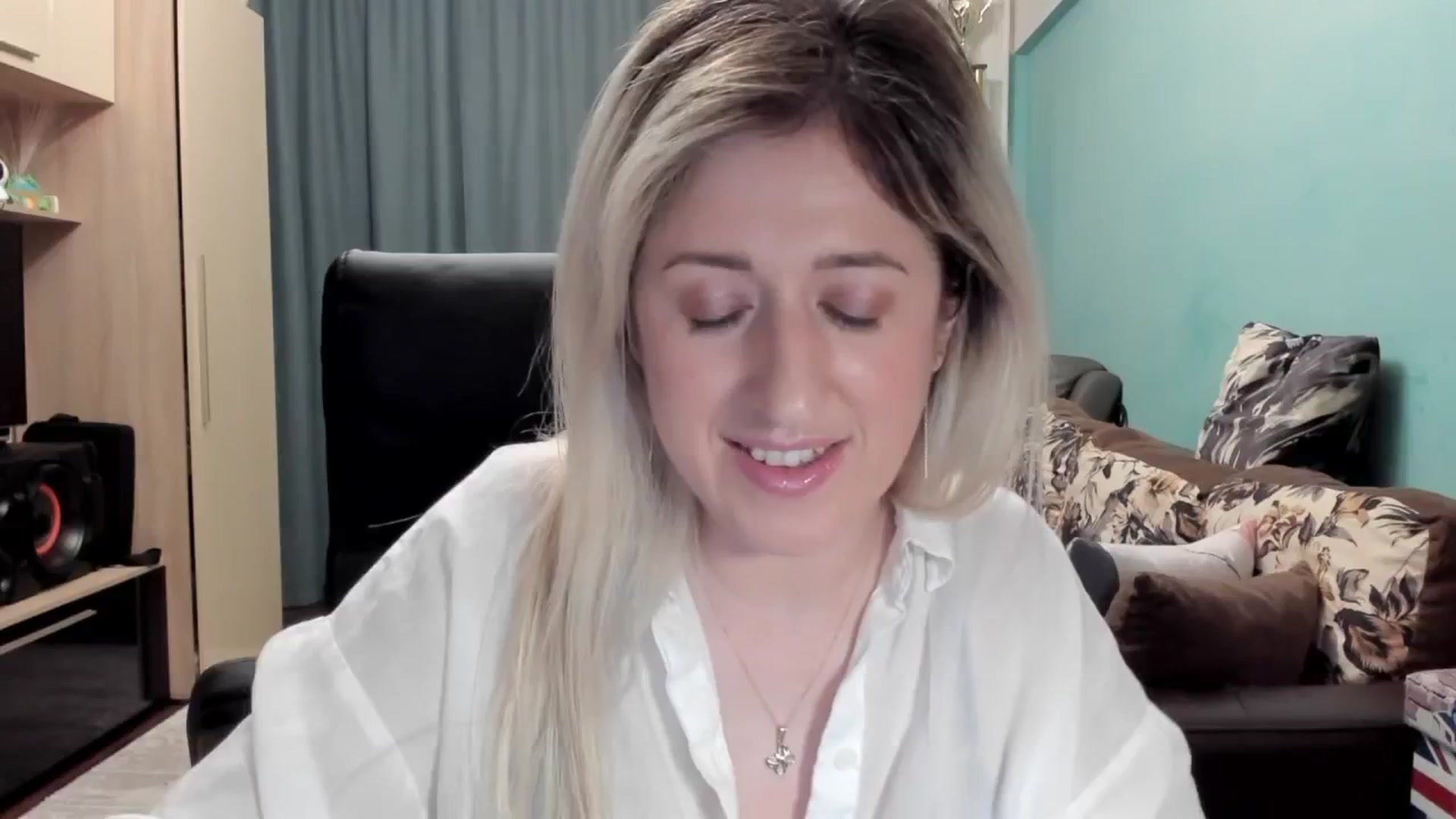 Gallery image thumbnail from SweetDelia_'s myfreecams stream on, 03/31/2026, 24:41 image 12 of 20