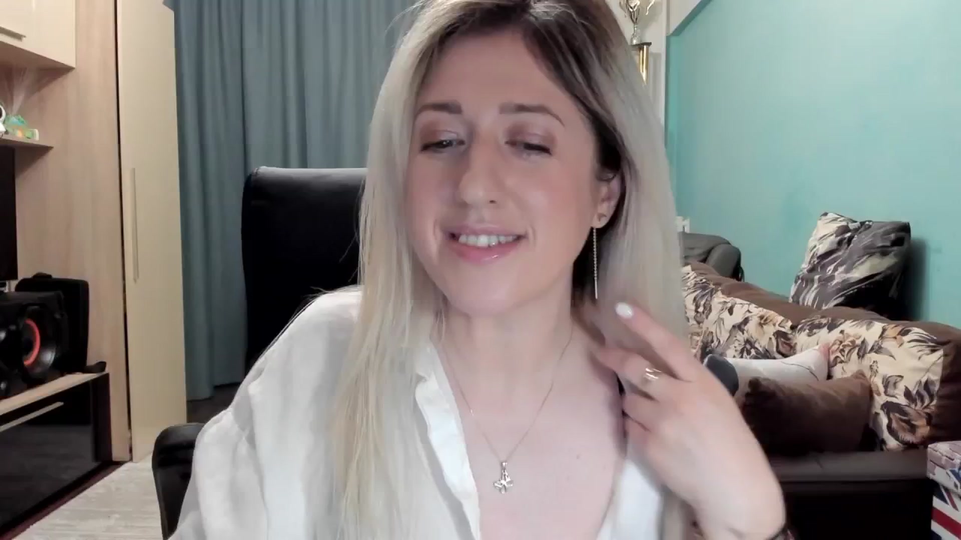 Gallery image thumbnail from SweetDelia_'s myfreecams stream on, 03/31/2026, 24:41 image 18 of 20