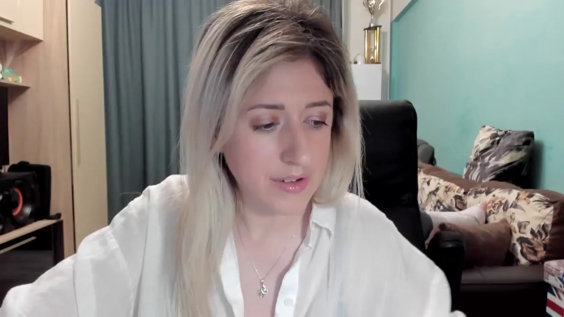 Gallery image thumbnail from SweetDelia_'s myfreecams stream on, 03/31/2026, 24:41 image 14 of 20