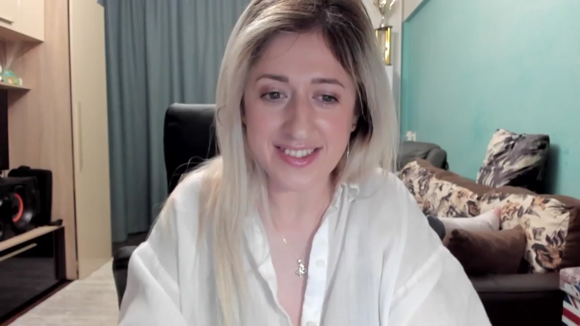 Gallery image thumbnail from SweetDelia_'s myfreecams stream on, 03/31/2026, 24:41 image 10 of 20