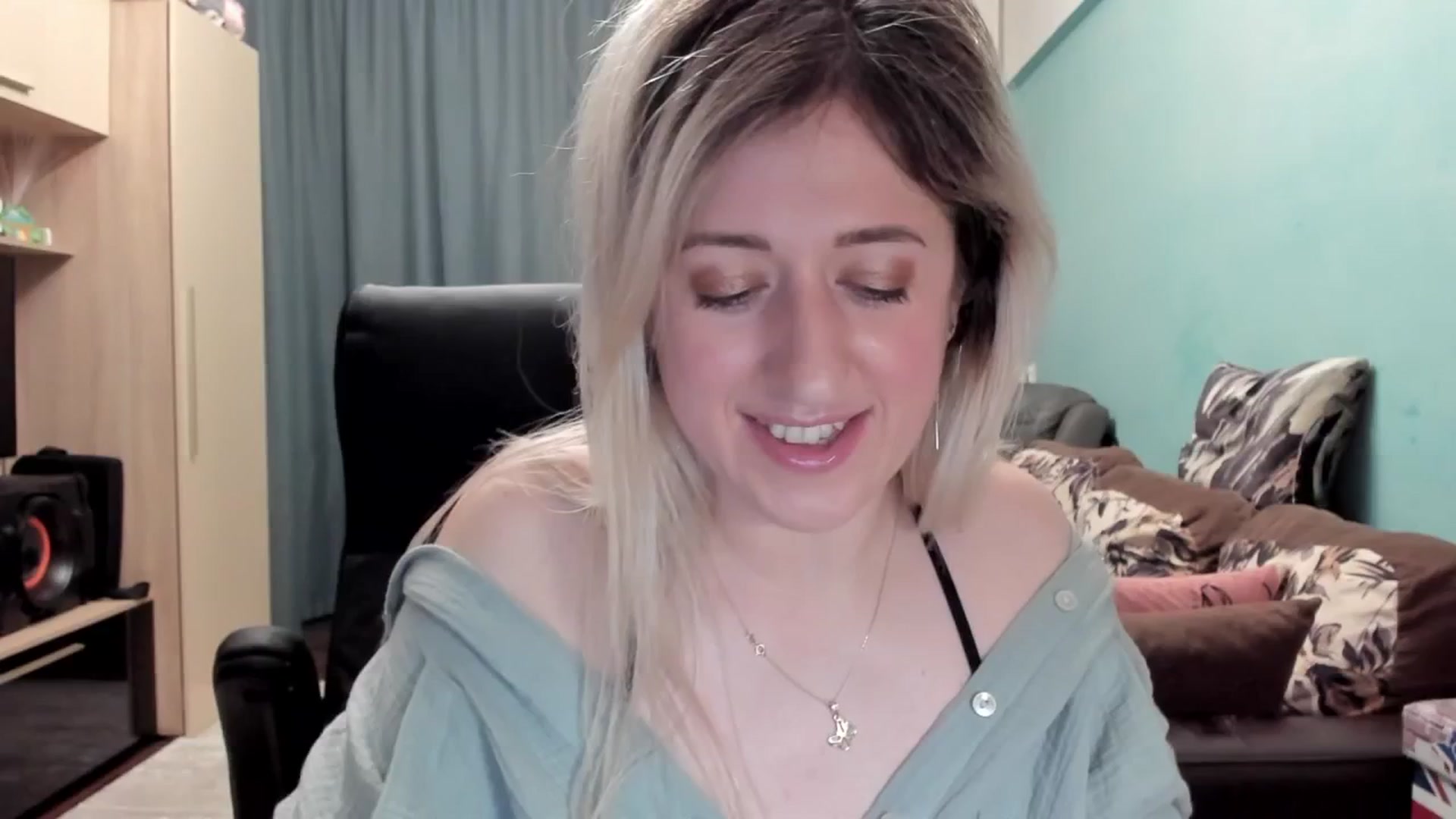 Gallery image thumbnail from SweetDelia_'s myfreecams stream on, 04/03/2026, 01:37 image 16 of 20