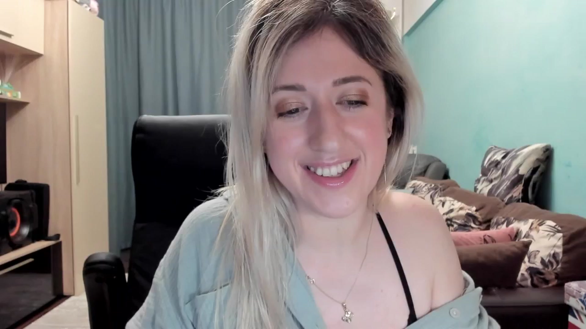 Gallery image thumbnail from SweetDelia_'s myfreecams stream on, 04/03/2026, 01:37 image 17 of 20