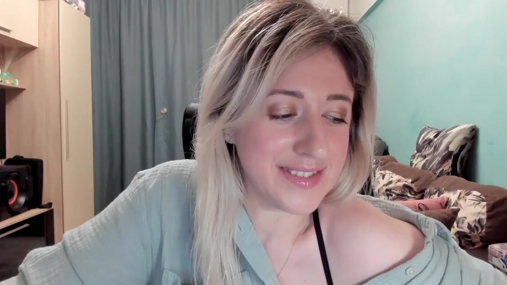 Gallery image thumbnail from SweetDelia_'s myfreecams stream on, 04/03/2026, 01:37 image 12 of 20