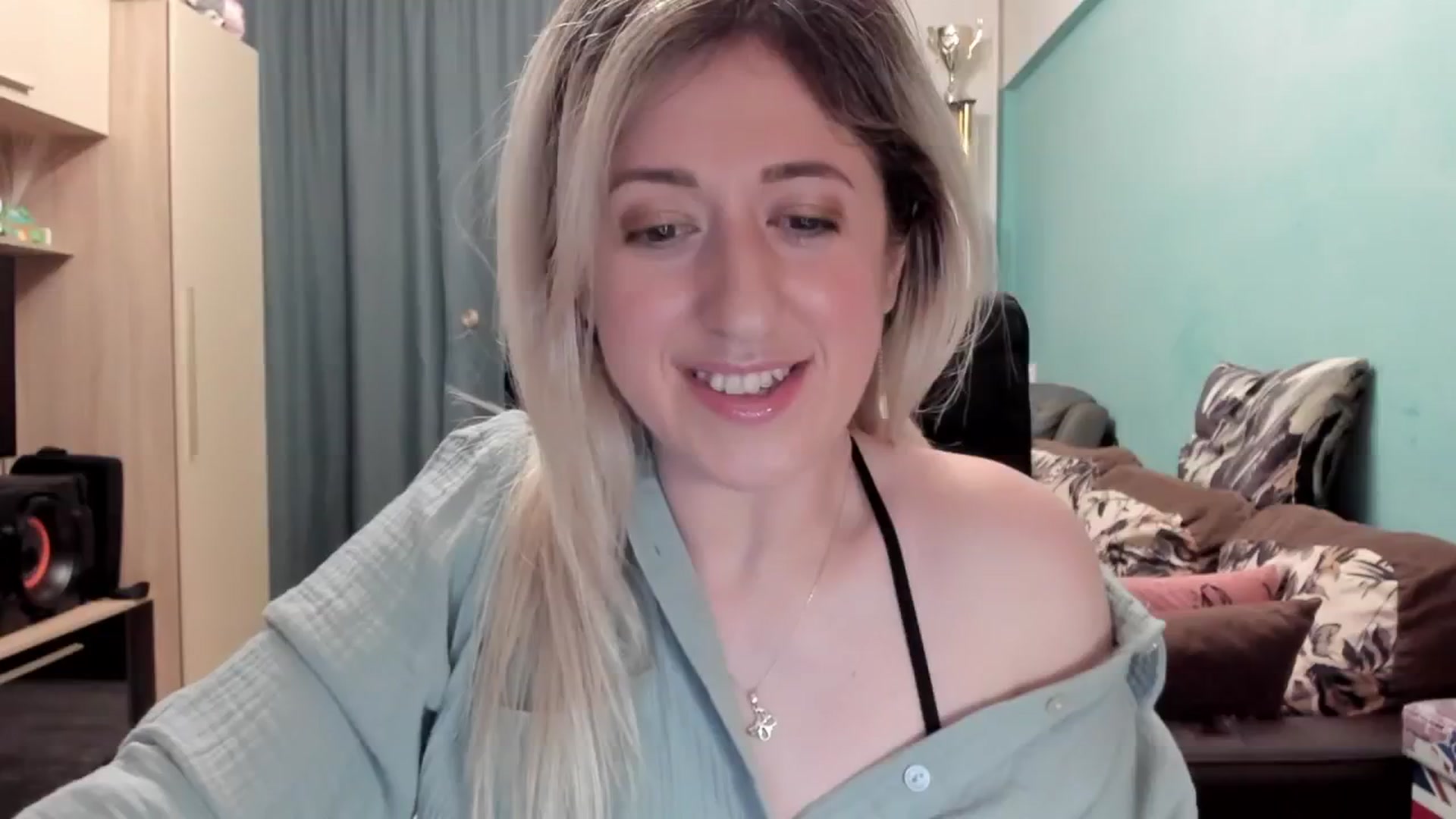 Gallery image thumbnail from SweetDelia_'s myfreecams stream on, 04/03/2026, 01:37 image 13 of 20
