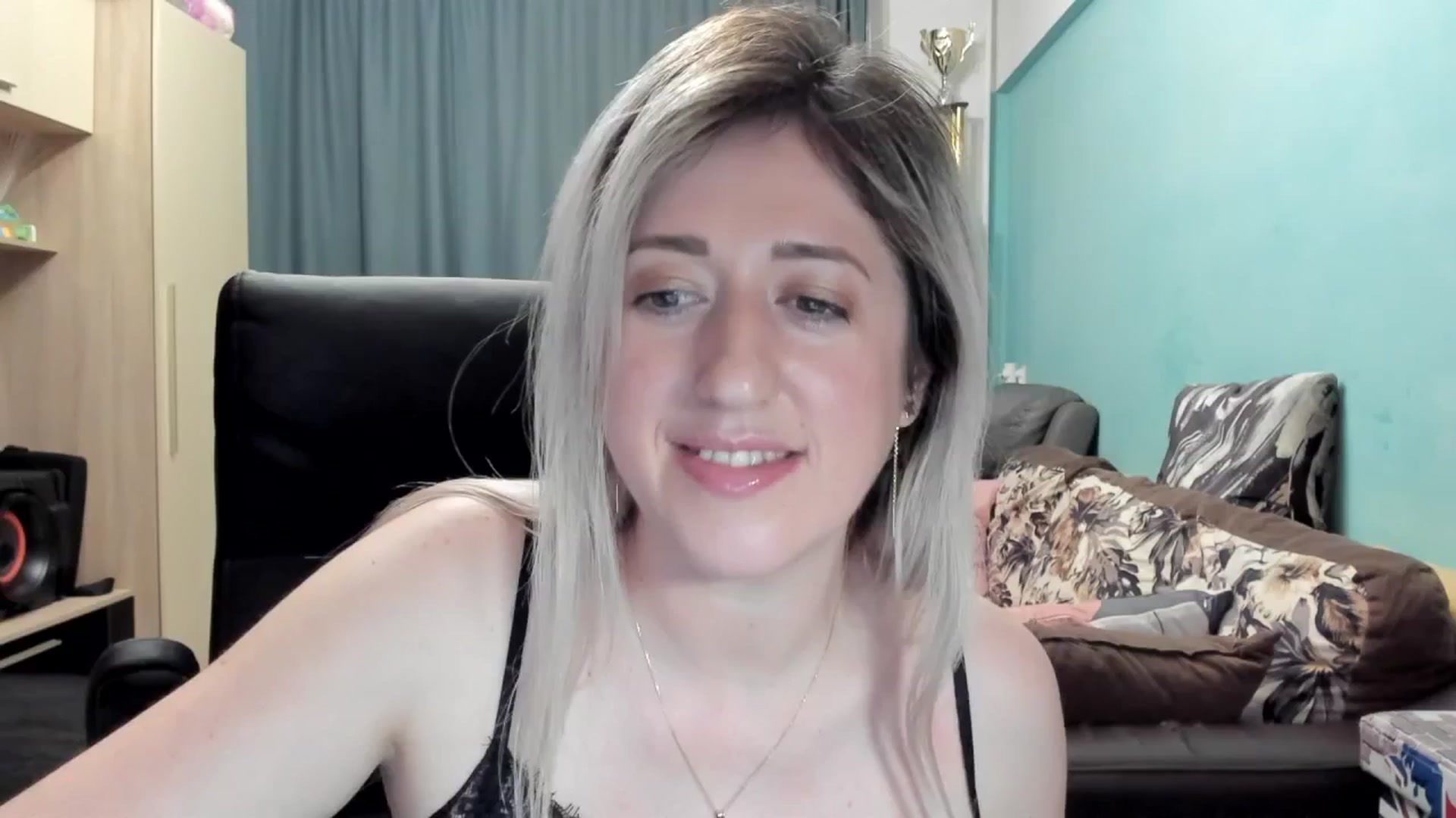 Gallery image thumbnail from SweetDelia_'s myfreecams stream on, 04/08/2026, 24:37 image 13 of 20