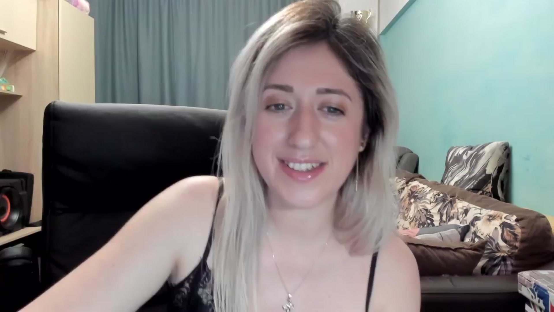 Gallery image thumbnail from SweetDelia_'s myfreecams stream on, 04/08/2026, 24:37 image 18 of 20