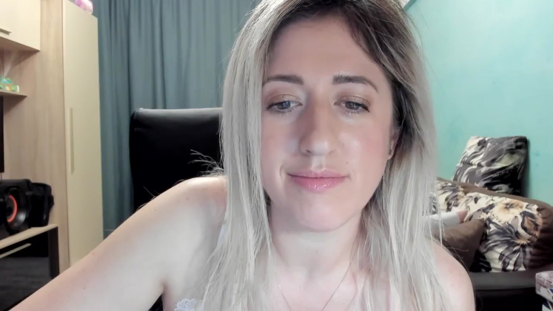 Gallery image thumbnail from SweetDelia_'s myfreecams stream on, 04/10/2026, 02:30 image 14 of 20