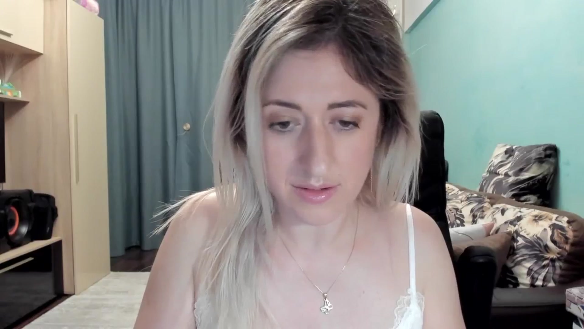 Gallery image thumbnail from SweetDelia_'s myfreecams stream on, 04/10/2026, 02:30 image 12 of 20