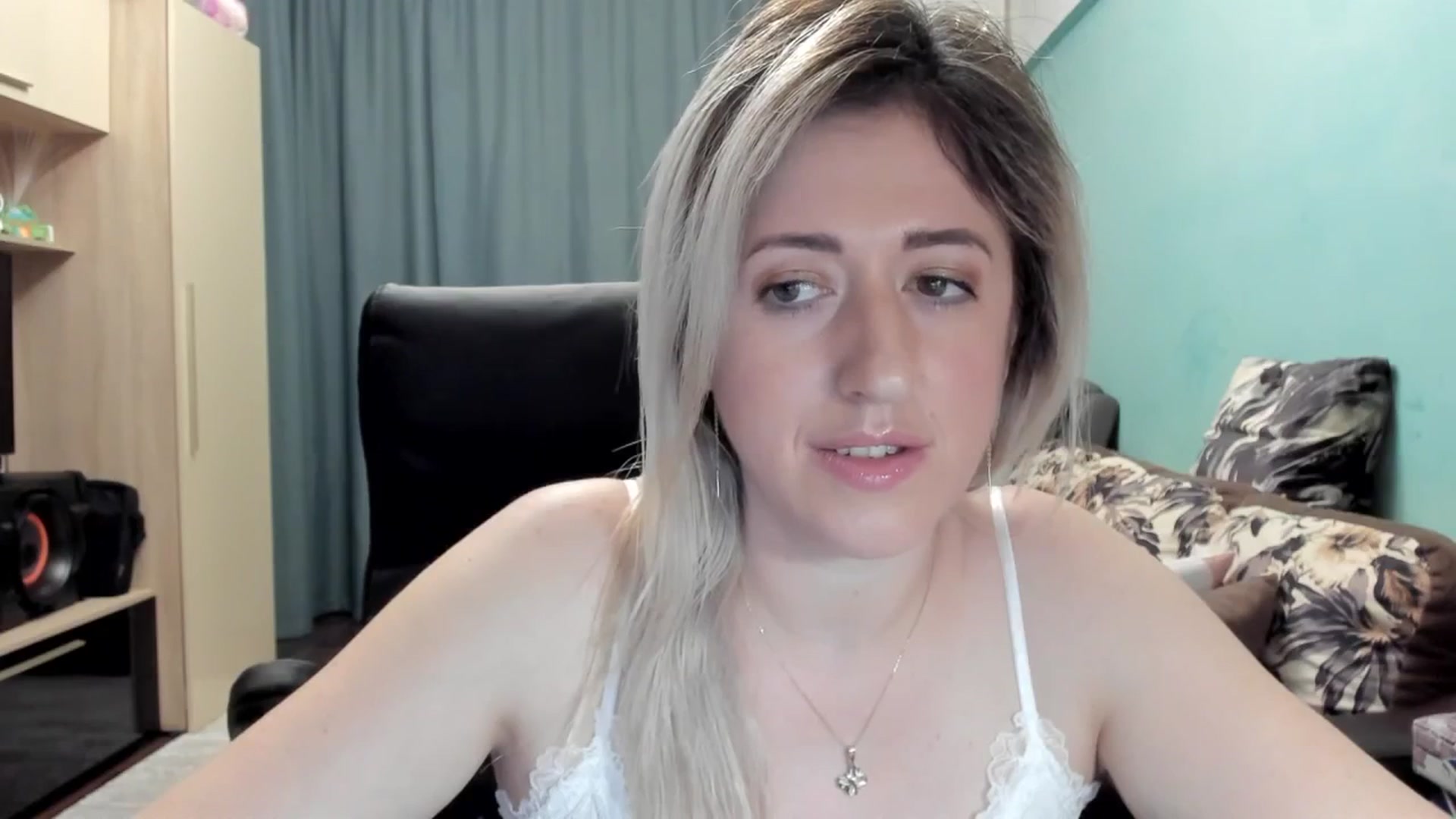 Gallery image thumbnail from SweetDelia_'s myfreecams stream on, 04/10/2026, 02:30 image 4 of 20