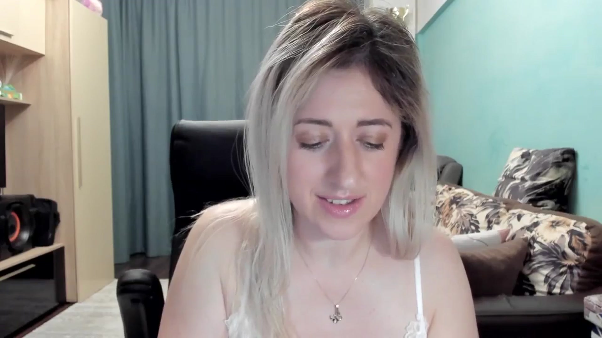 Gallery image thumbnail from SweetDelia_'s myfreecams stream on, 04/10/2026, 02:30 image 2 of 20