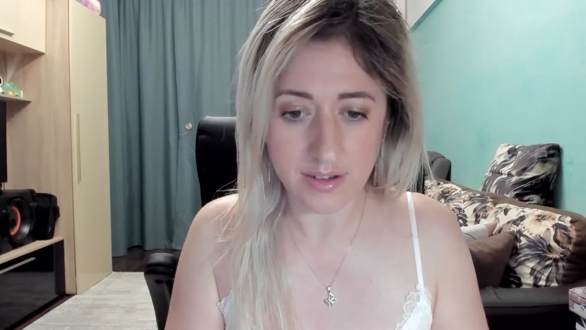 Gallery image thumbnail from SweetDelia_'s myfreecams stream on, 04/10/2026, 02:30 image 5 of 20