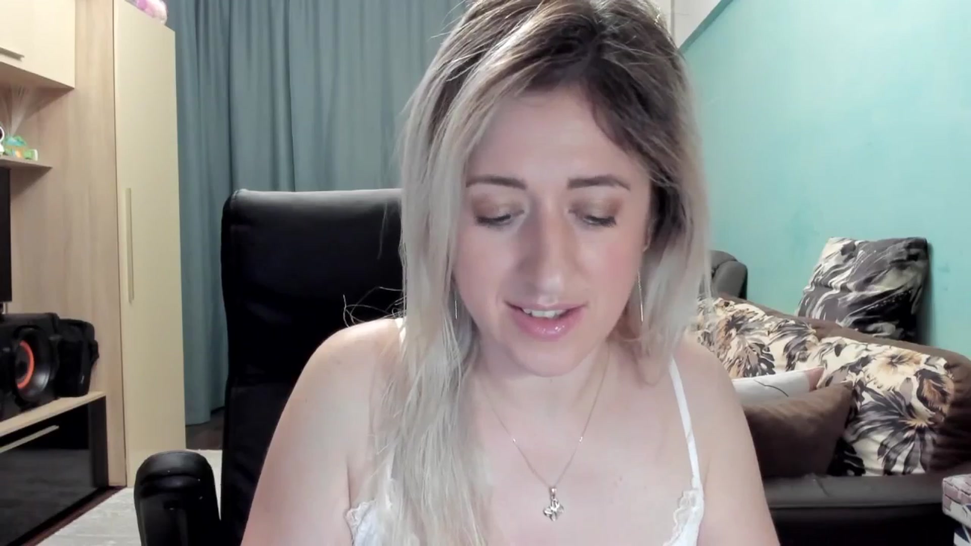 Gallery image thumbnail from SweetDelia_'s myfreecams stream on, 04/10/2026, 02:30 image 6 of 20