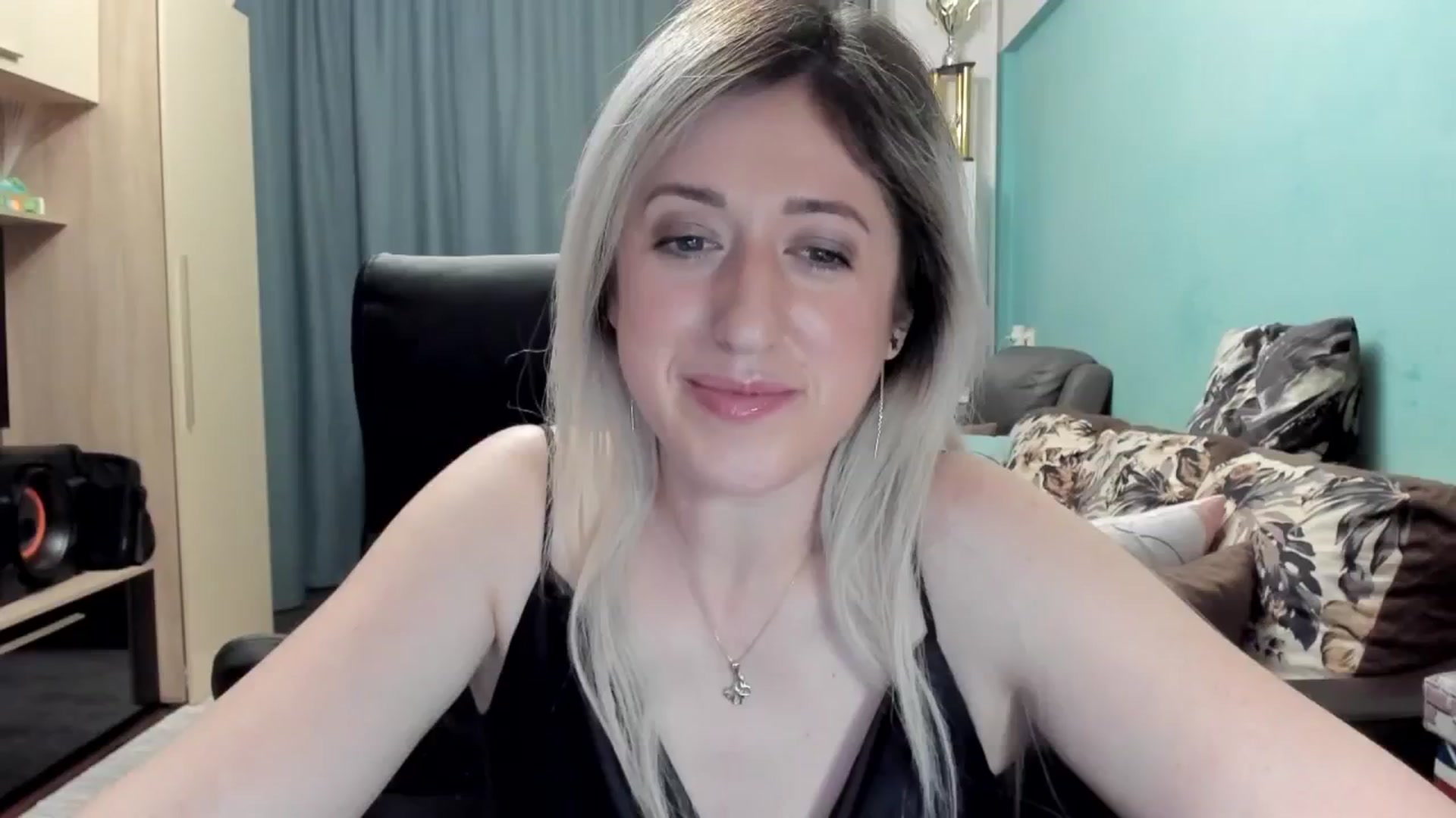 Gallery image thumbnail from SweetDelia_'s myfreecams stream on, 04/11/2026, 01:58 image 3 of 20