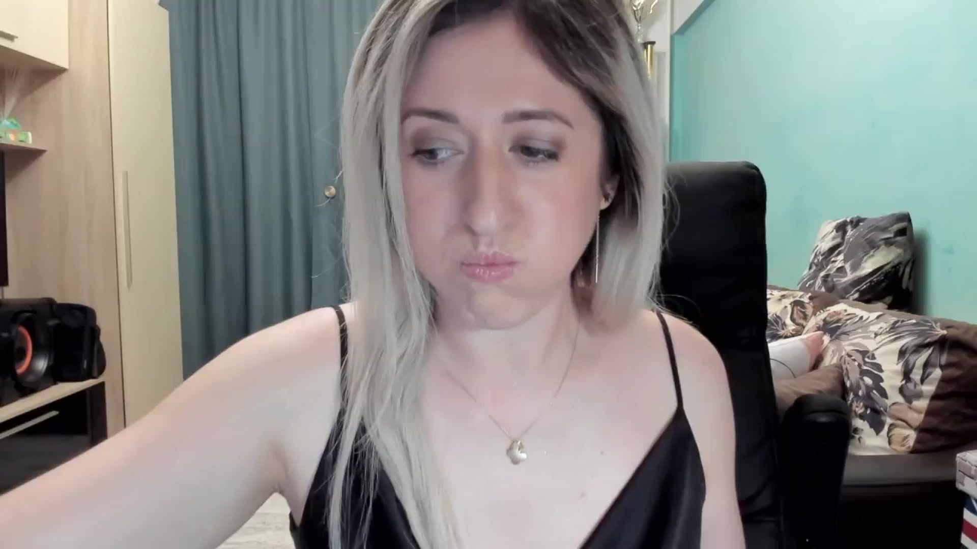 Gallery image thumbnail from SweetDelia_'s myfreecams stream on, 04/11/2026, 01:58 image 18 of 20